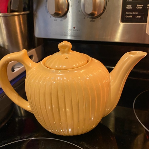 Vintage teapot collectors size in new condition! - Picture 2 of 5